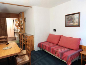 Résidence Belles Challes - Studio 4 personnes à Arc 1800 skis aux pieds et proche des commerces dans le village du Charvet MAE-2131